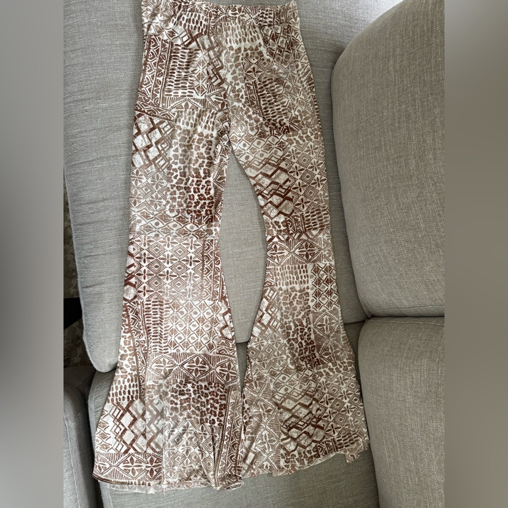 Funky Geometric Patterned Flared Pants - Picture 5 of 5